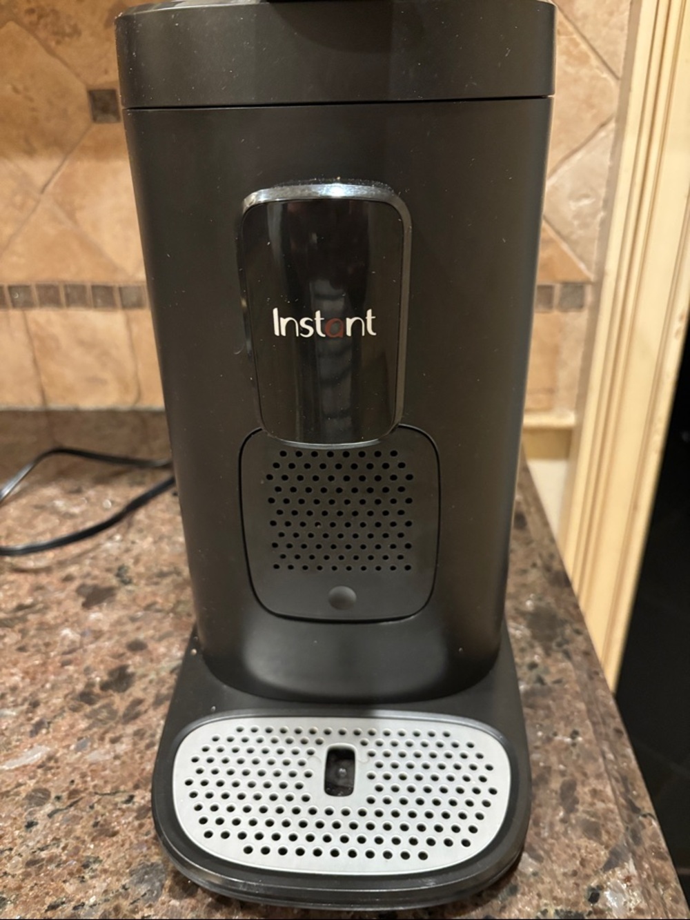 Instant Single-Serve Coffee Brewer in Matte Black